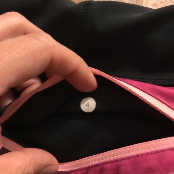 Lululemon bundle pants & leggings - size 4 - Picture 9 of 9